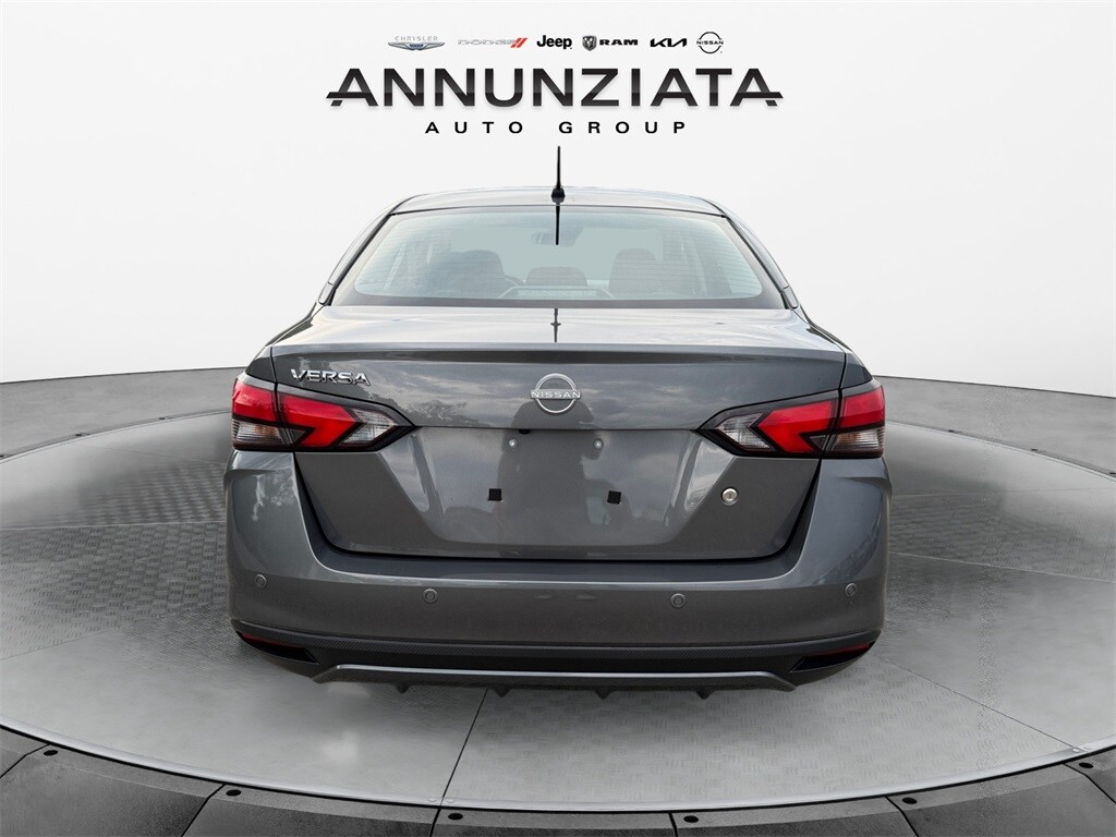 2024 Nissan Versa 1.6 S photo 4