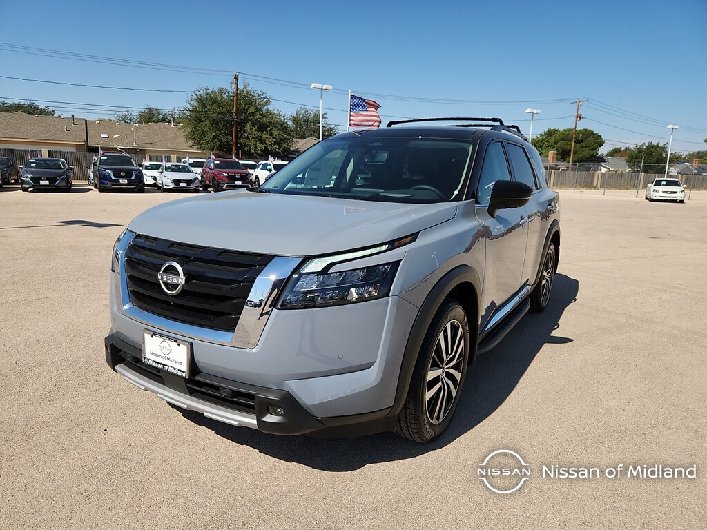 New 2025 Nissan Pathfinder Platinum Front-Wheel Drive