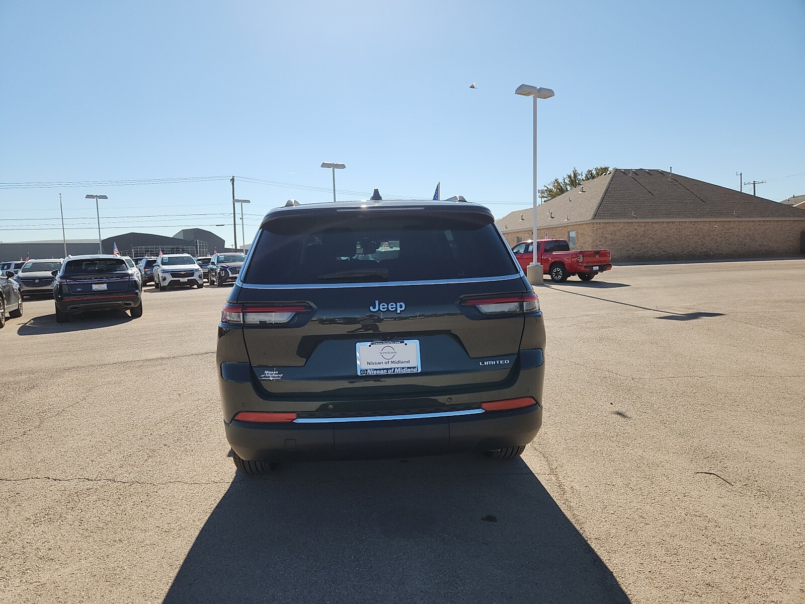 2023 Jeep Grand Cherokee Limited photo 3