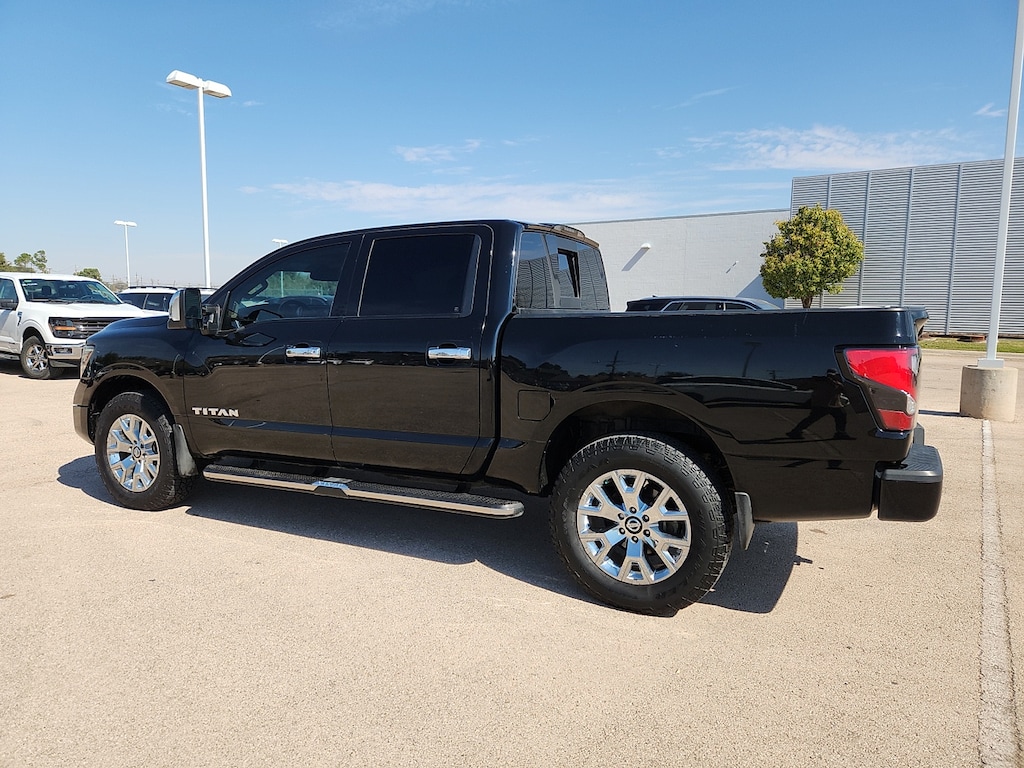 Used 2021 Nissan Titan SL (A9) (EOP 03-31-2021) 4x4 Crew Cab 5.5 ft. box