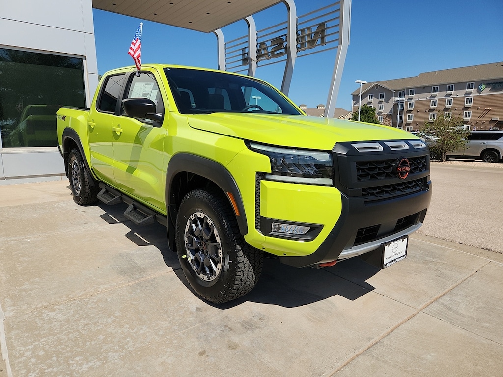 New 2026 Nissan Frontier PRO-4X 4x4 Crew Cab 5 ft. box 126 in. WB