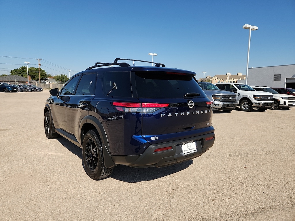 Used 2024 Nissan Pathfinder SV (A9) Front-Wheel Drive