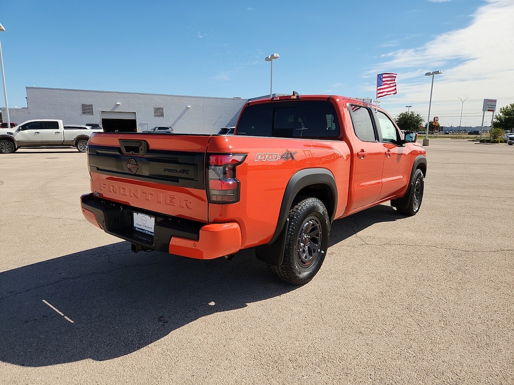 New 2026 Nissan Frontier PRO-4X 4x4 Crew Cab 6 ft. box 139.8 in. WB