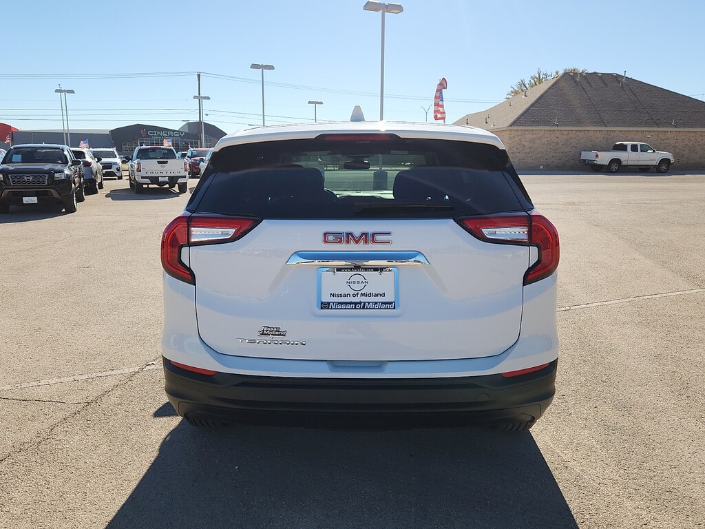Used 2024 GMC Terrain SLE Front-Wheel Drive