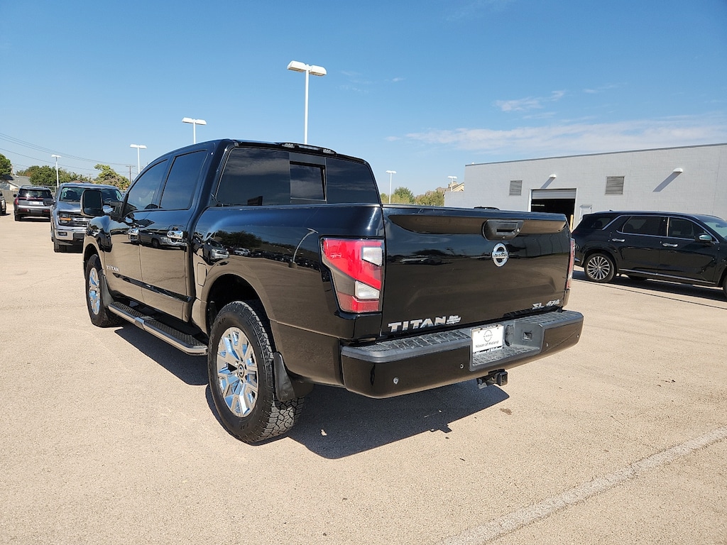 Used 2021 Nissan Titan SL (A9) (EOP 03-31-2021) 4x4 Crew Cab 5.5 ft. box