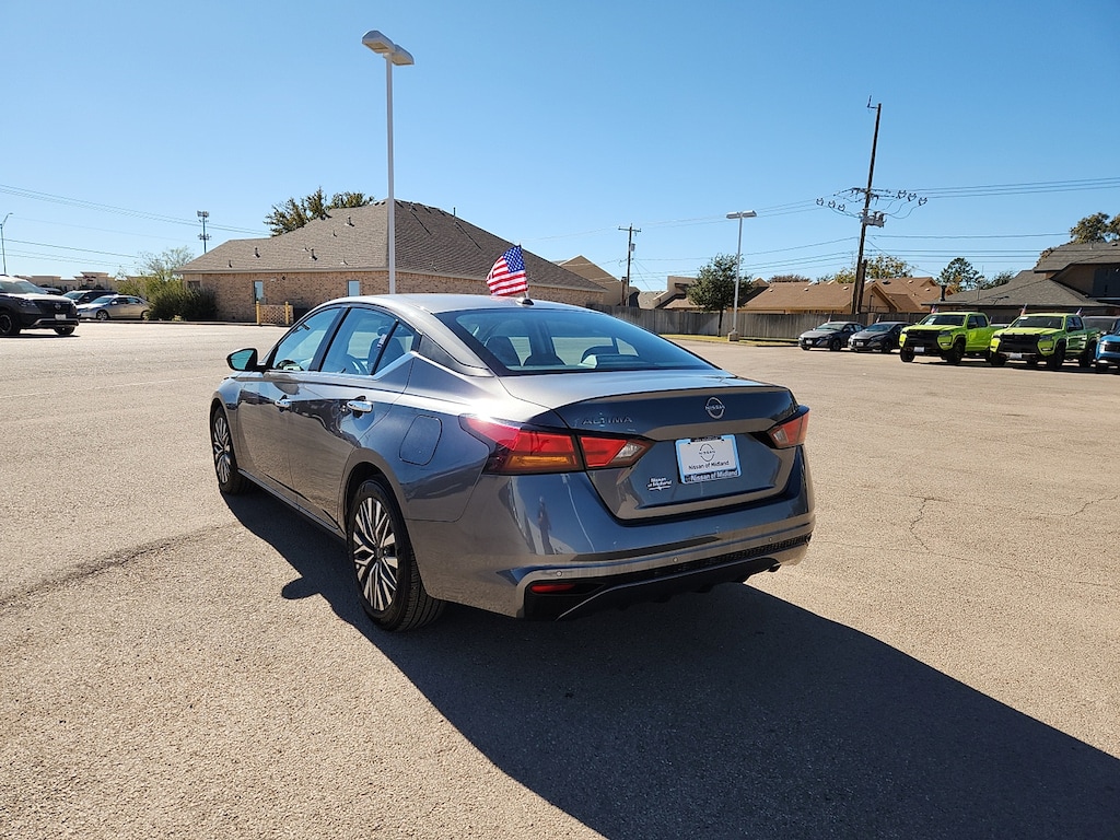 Used 2025 Nissan Altima SV