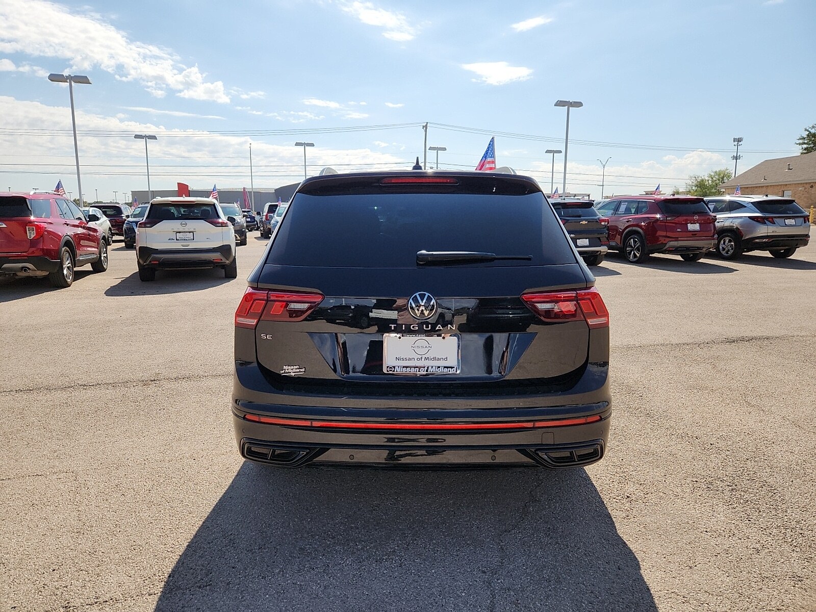 2024 Volkswagen Tiguan SE R-Line Black photo 4