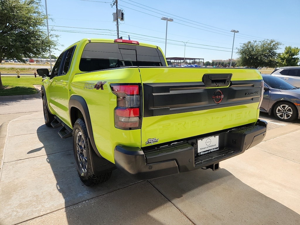 New 2026 Nissan Frontier PRO-4X 4x4 Crew Cab 5 ft. box 126 in. WB