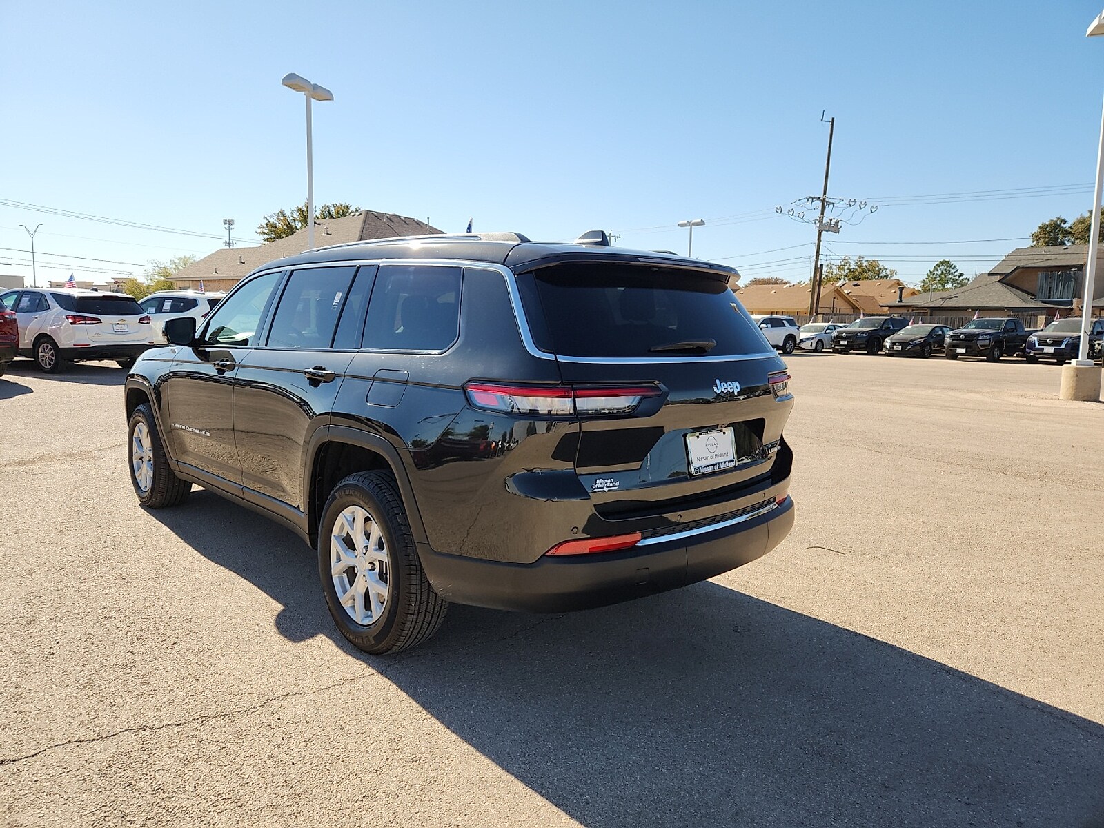2023 Jeep Grand Cherokee Limited photo 2