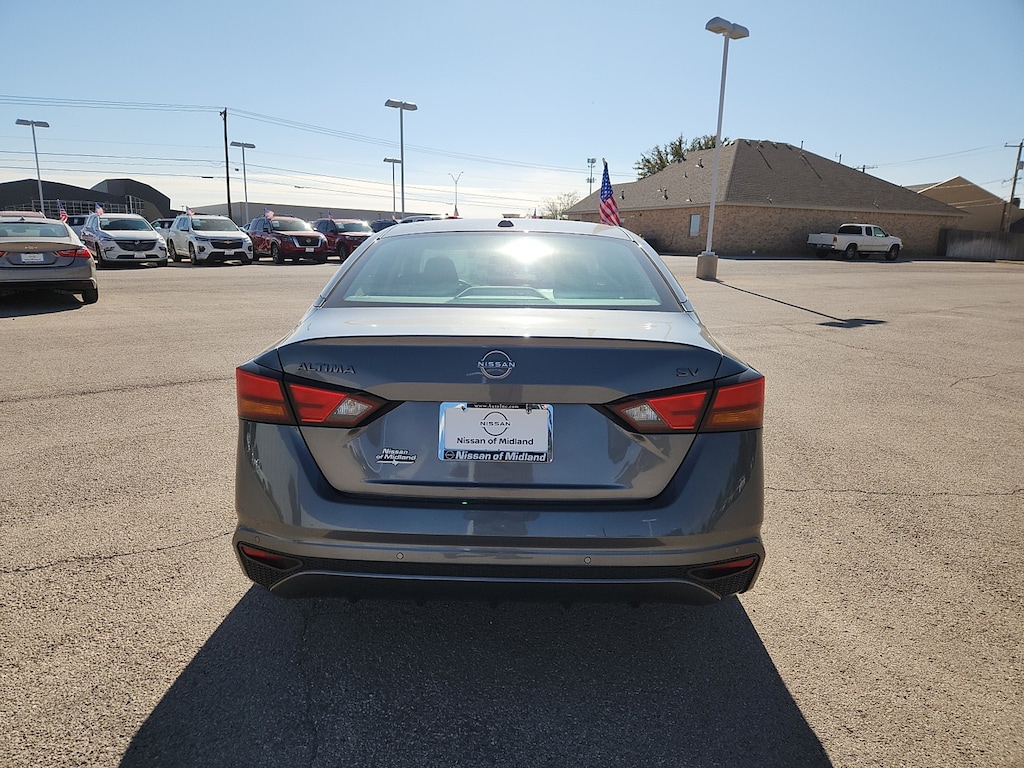 Used 2024 Nissan Altima 2.5 SV