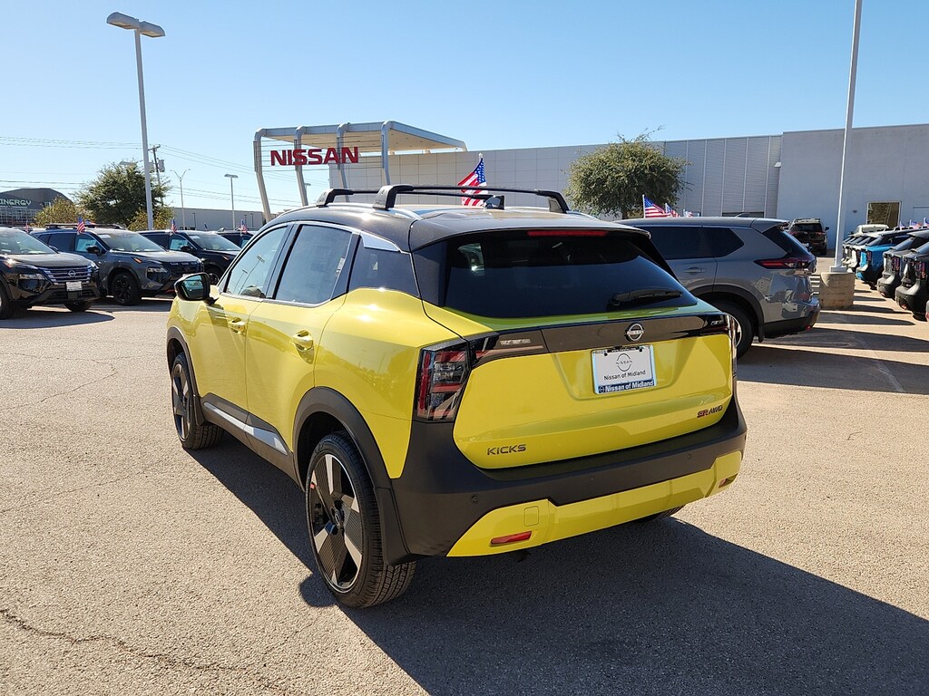 New 2026 Nissan Kicks SR All-Wheel Drive