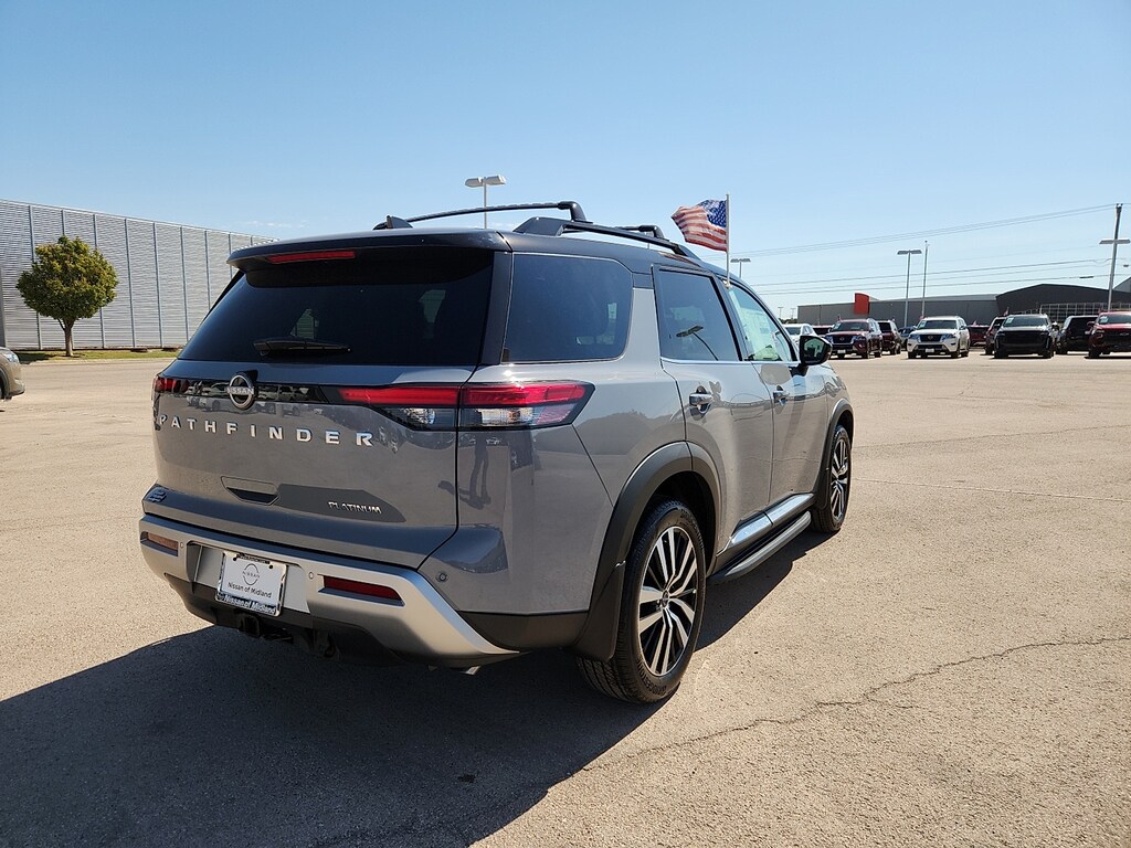 New 2025 Nissan Pathfinder Platinum Front-Wheel Drive