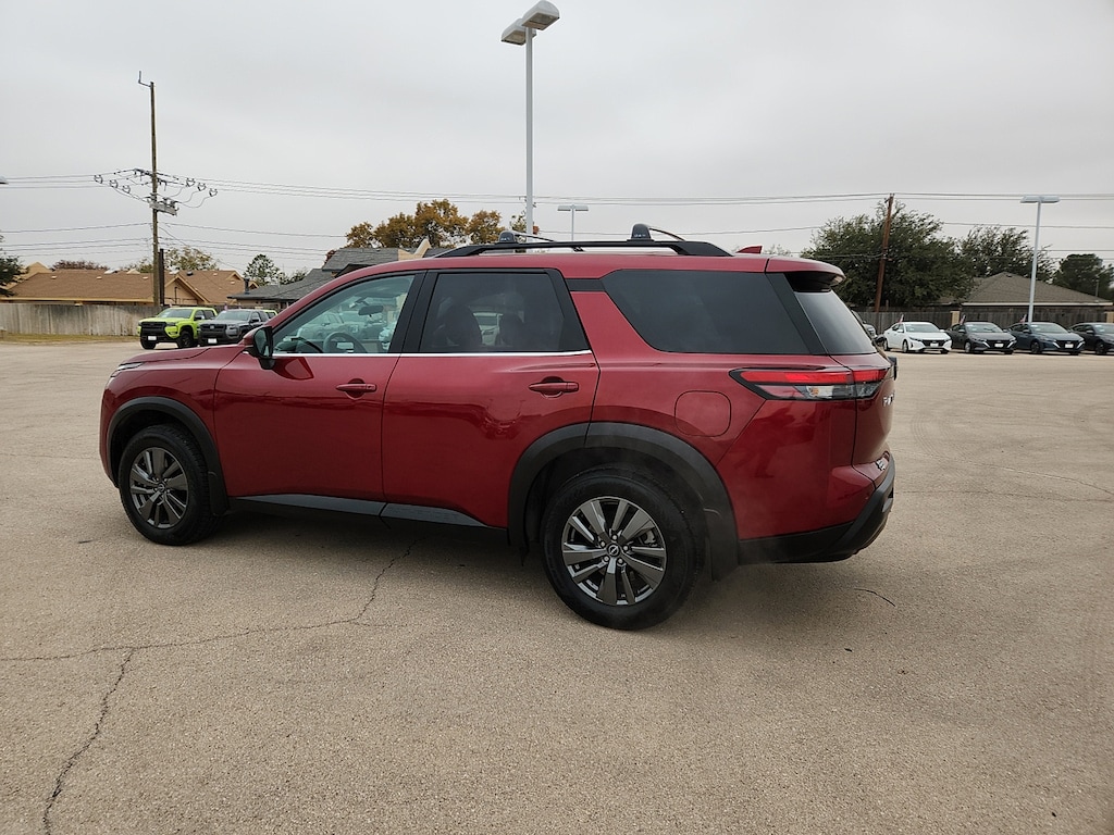 Used 2024 Nissan Pathfinder SV (A9) Front-Wheel Drive