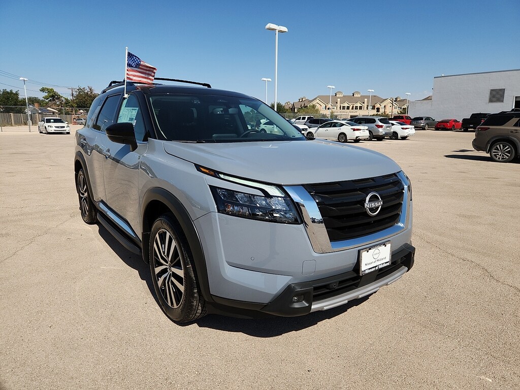 New 2025 Nissan Pathfinder Platinum Front-Wheel Drive