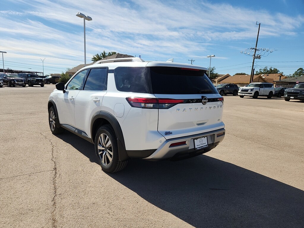 New 2025 Nissan Pathfinder SL Front-Wheel Drive