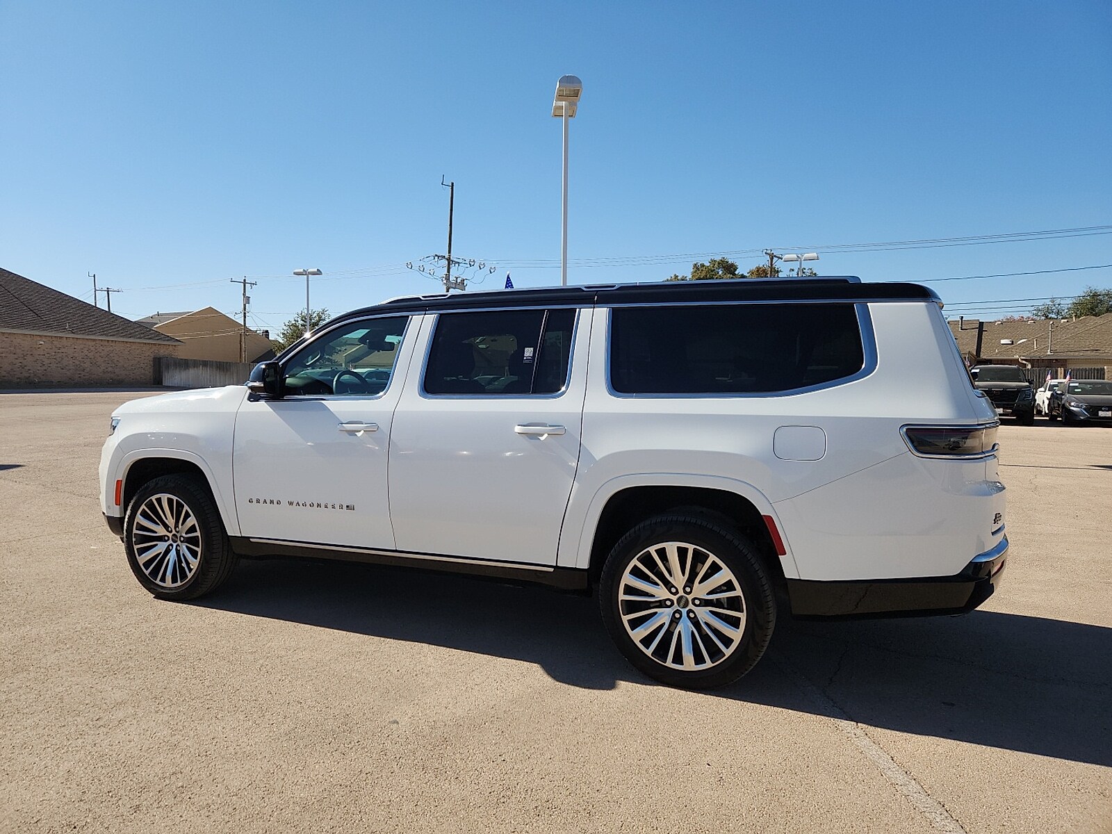 2024 Jeep Grand Wagoneer L III photo 2