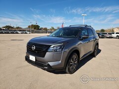 2025 Nissan Pathfinder SV Front-Wheel Drive