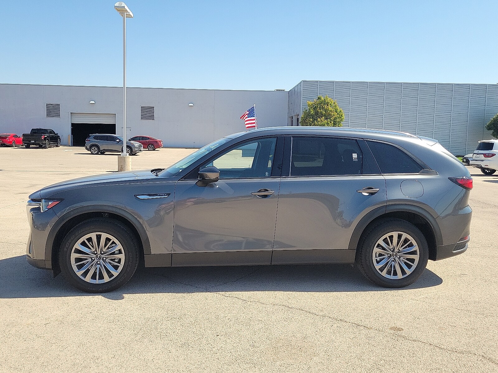 2024 Mazda CX-90 Plug-in Hybrid Preferred S photo 2