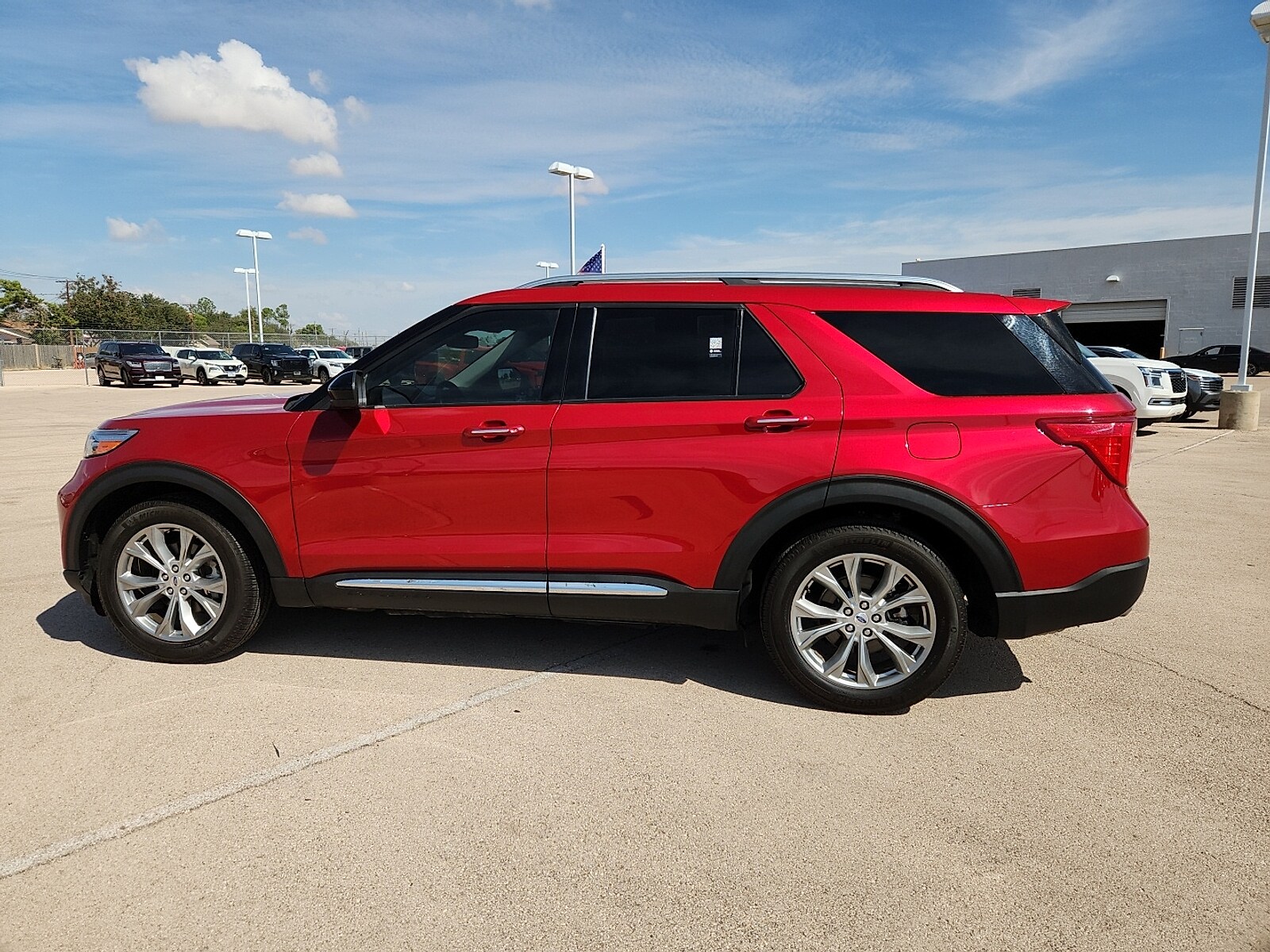 2023 Ford Explorer Limited photo 2