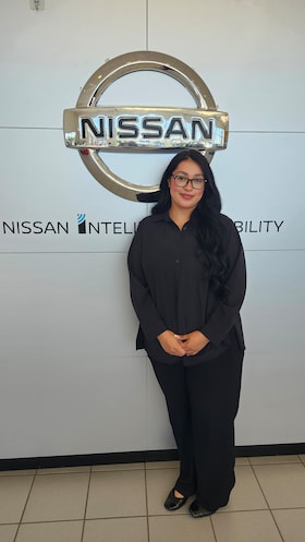Staff member Evelyn Perez from ID_df100f9f33eb