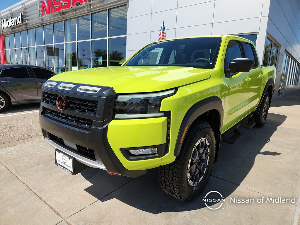 New 2026 Nissan Frontier PRO-4X 4x4 Crew Cab 5 ft. box 126 in. WB