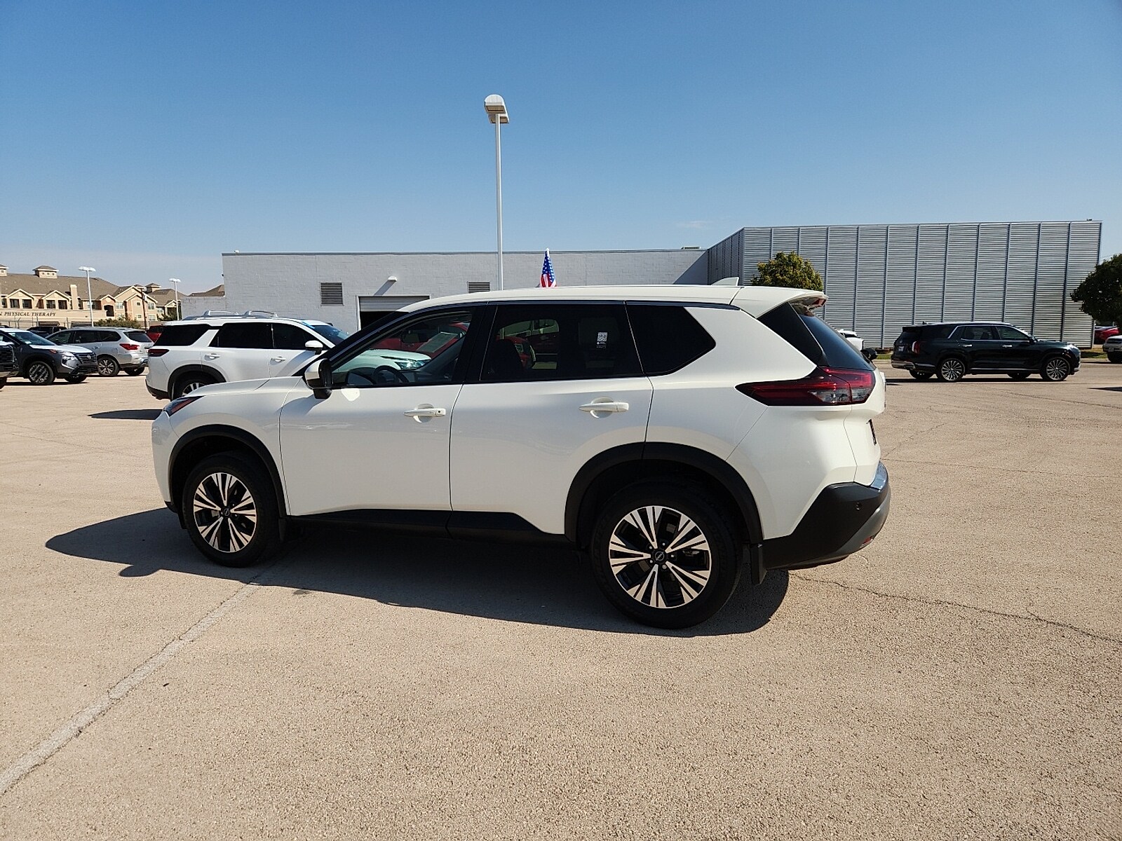 2023 Nissan Rogue SV photo 2