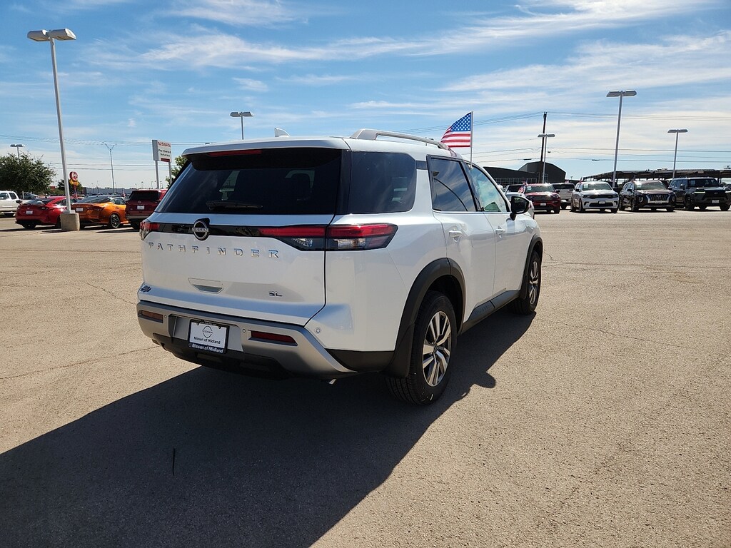 New 2025 Nissan Pathfinder SL Front-Wheel Drive