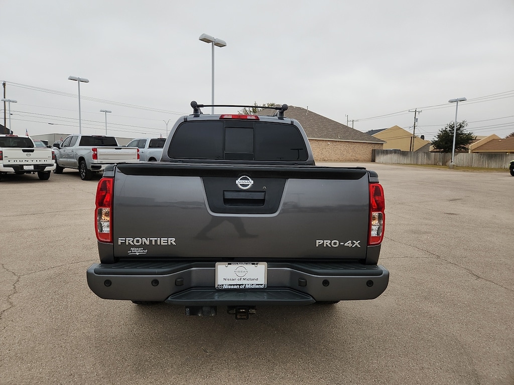 Used 2021 Nissan Frontier PRO-4X (A9) 4x4 Crew Cab 5 ft. box 125.9 in. WB