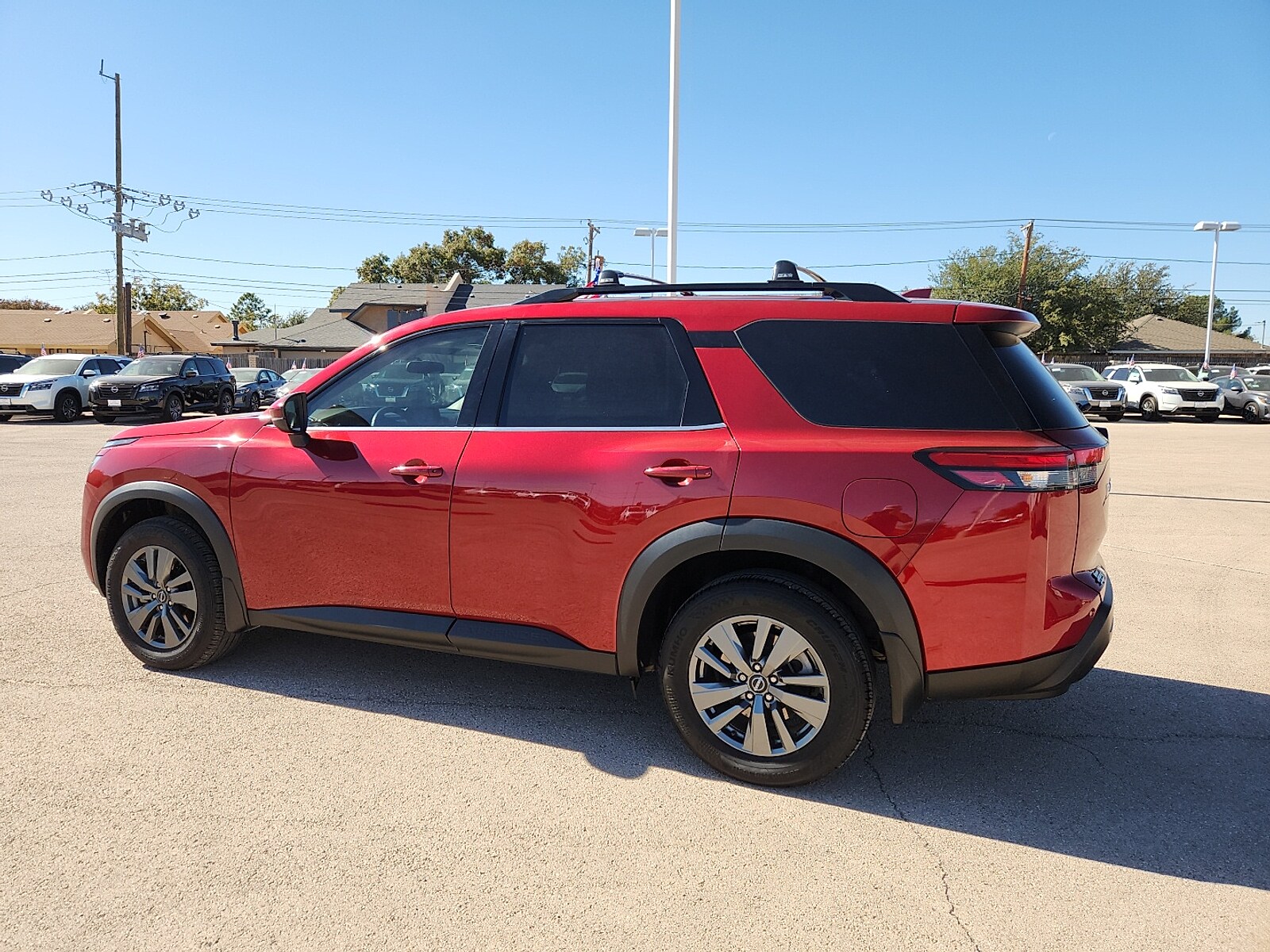 2024 Nissan Pathfinder SV photo 2