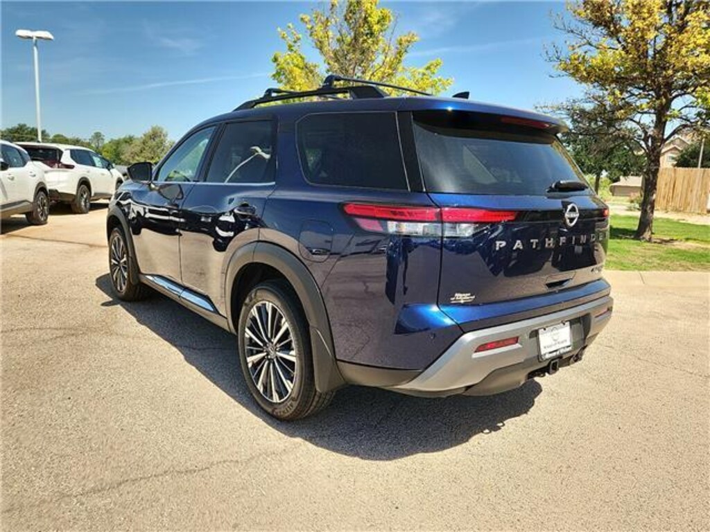 New 2026 Nissan Pathfinder Platinum 4x4 SUV
