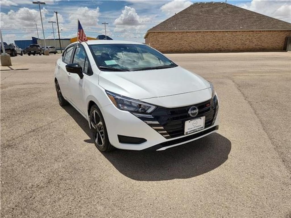 New 2025 Nissan Versa 1.6 SR