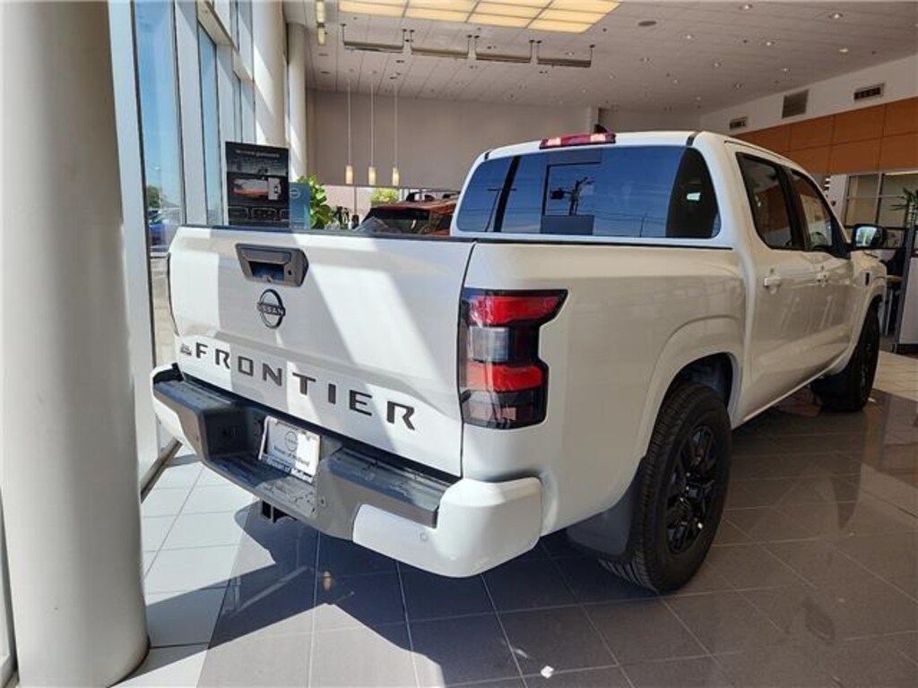 New 2026 Nissan Frontier SV 4x2 Crew Cab 5 ft. box 126 in. WB Crew Cab