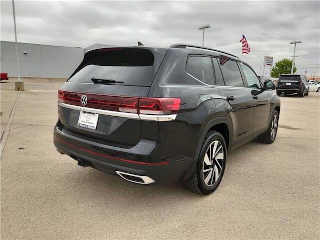 Used 2025 Volkswagen Atlas 2.0T SE w/Technology Front-Wheel Drive SUV