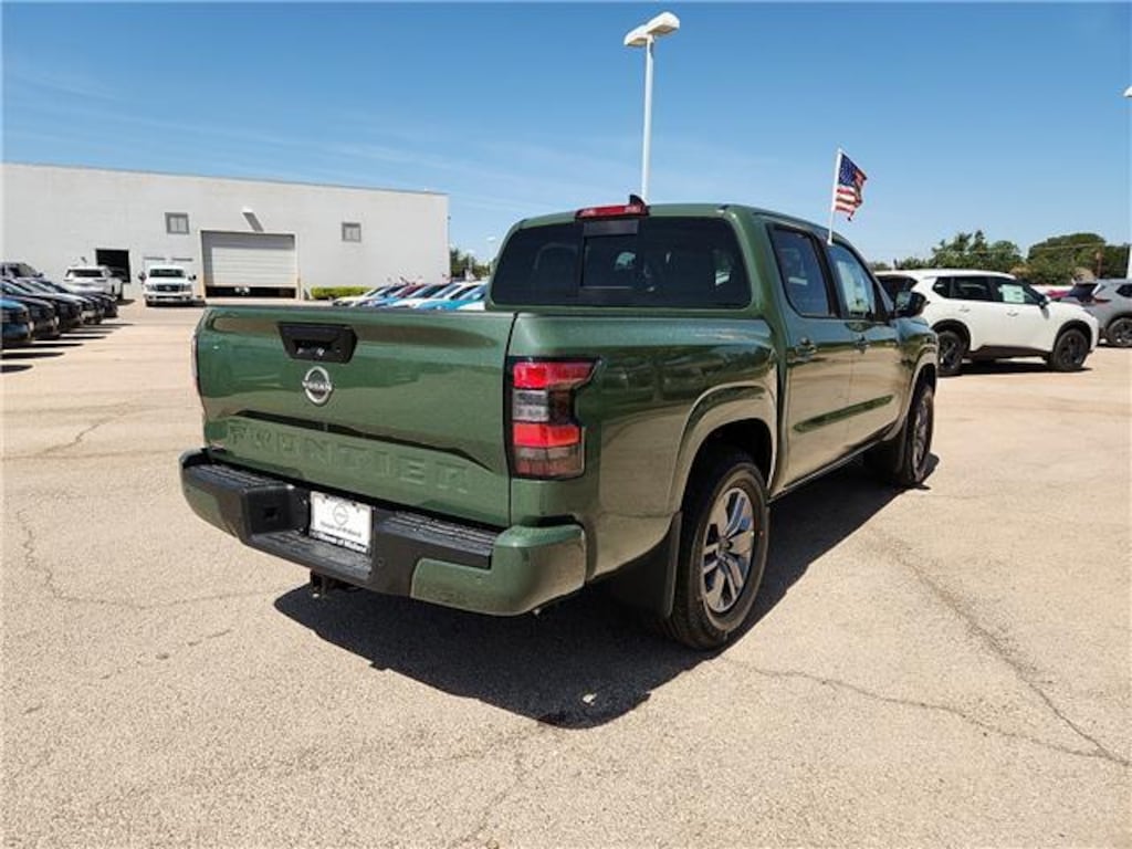 New 2026 Nissan Frontier SV 4x2 Crew Cab 5 ft. box 126 in. WB Crew Cab