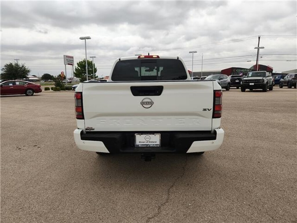 Used 2024 Nissan Frontier SV (A9) 4x2 Crew Cab 5 ft. box 126 in. WB Crew Cab