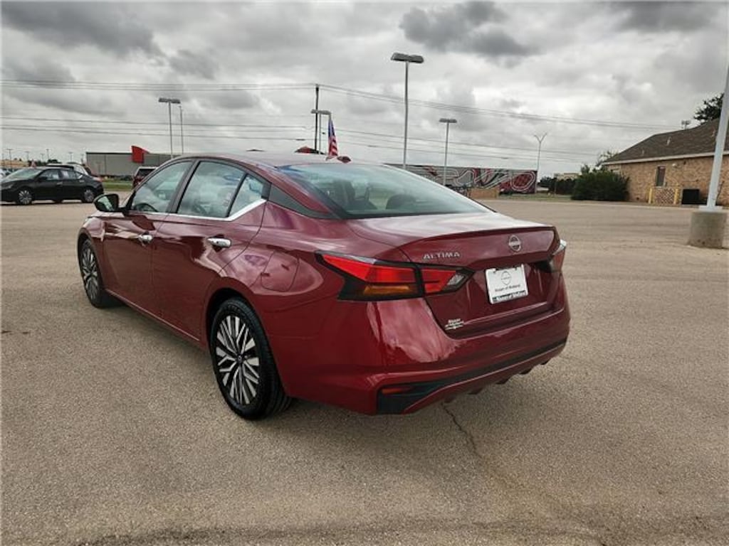 Used 2024 Nissan Altima 2.5 SV Sedan