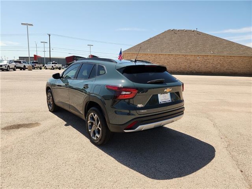 Used 2025 Chevrolet Trax LT Front-Wheel Drive Crossover