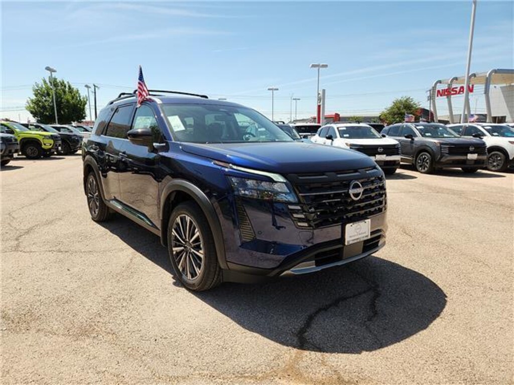 New 2026 Nissan Pathfinder Platinum 4x4 SUV