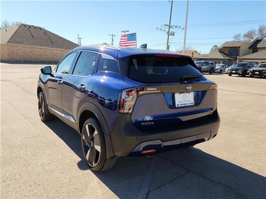 New 2026 Nissan Kicks SR Front-Wheel Drive
