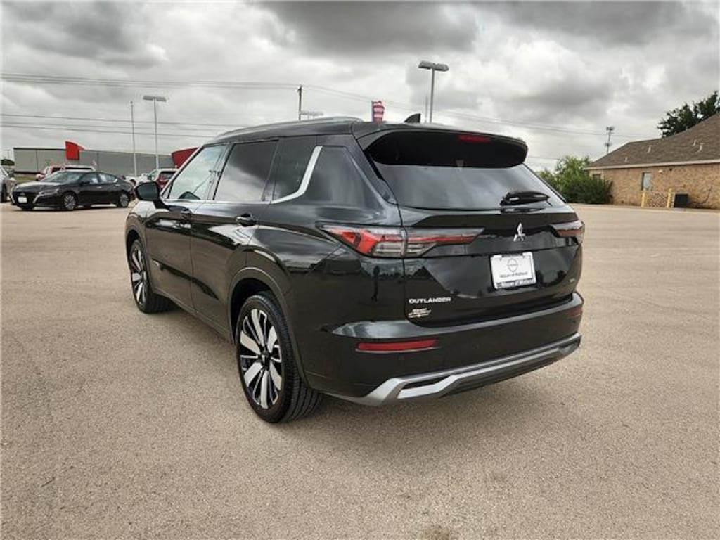 Used 2025 Mitsubishi Outlander SEL SUV