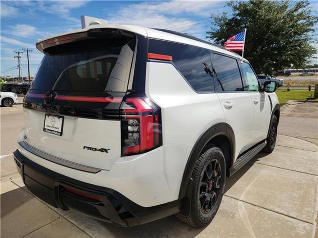 New 2026 Nissan Armada PRO-4X (EOP 12-31-2025) 4x4