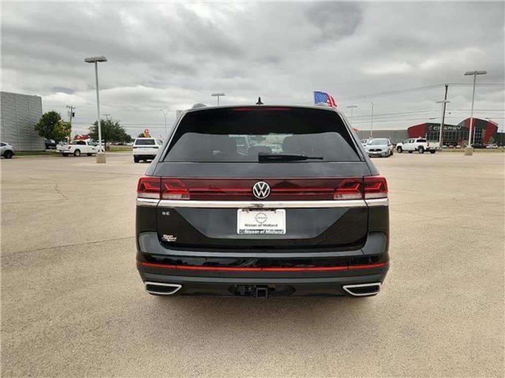 Used 2025 Volkswagen Atlas 2.0T SE w/Technology Front-Wheel Drive SUV
