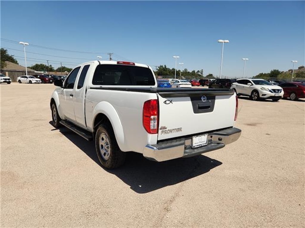 Used 2014 Nissan Frontier S 4x2 King Cab 6 ft. box 125.9 in. WB King Cab
