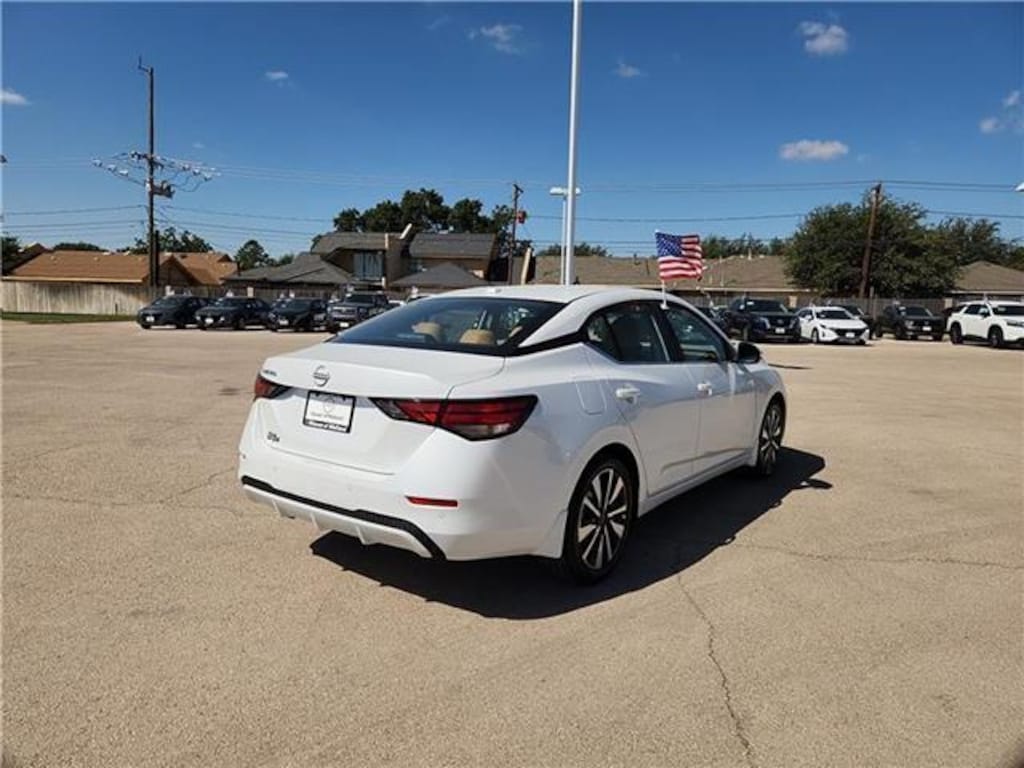 New 2025 Nissan Sentra SV