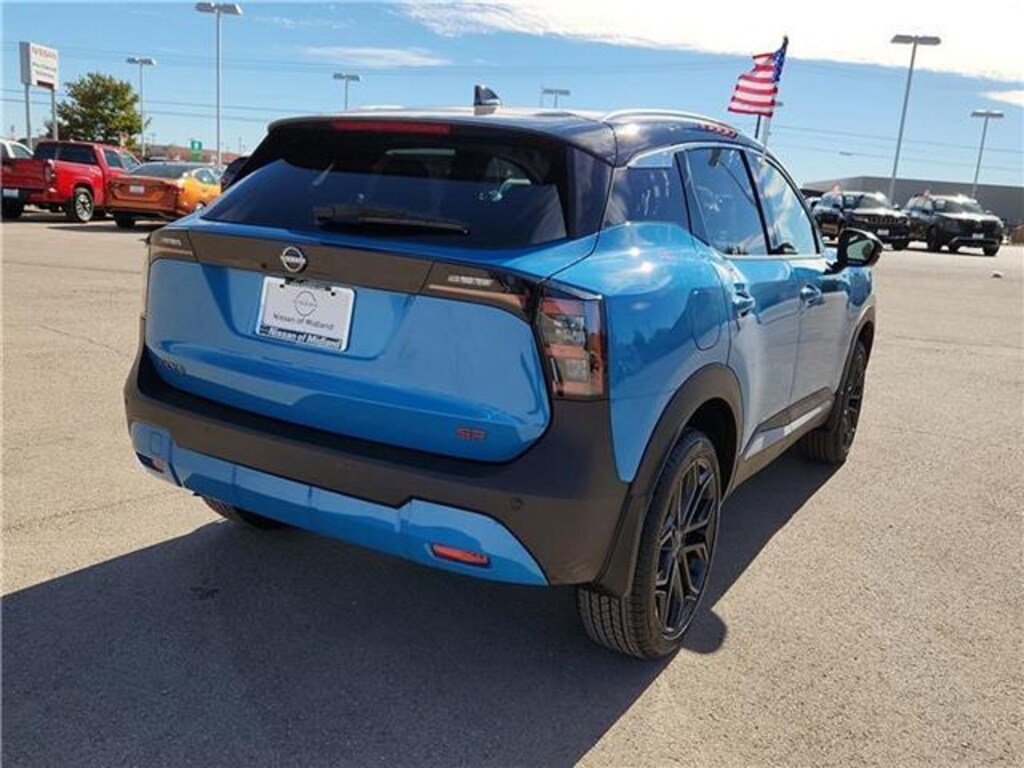 New 2026 Nissan Kicks SR Front-Wheel Drive