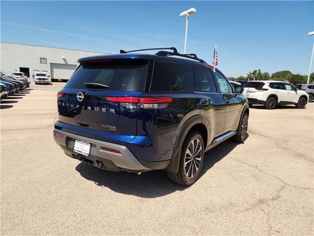 New 2026 Nissan Pathfinder Platinum 4x4 SUV