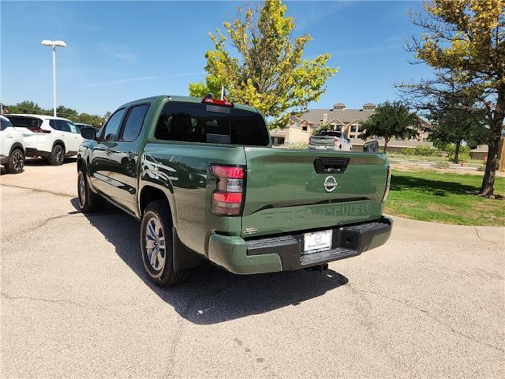 New 2026 Nissan Frontier SV 4x2 Crew Cab 5 ft. box 126 in. WB Crew Cab
