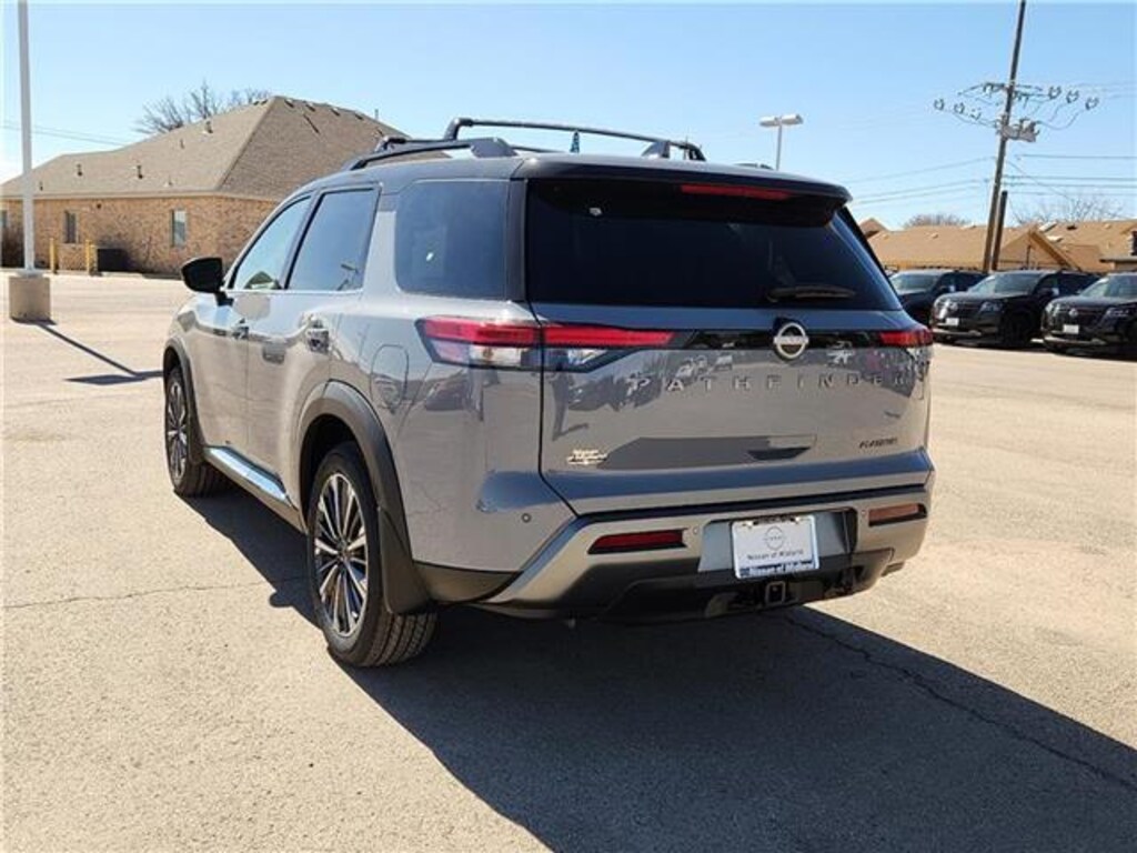 New 2026 Nissan Pathfinder Platinum Front-Wheel Drive