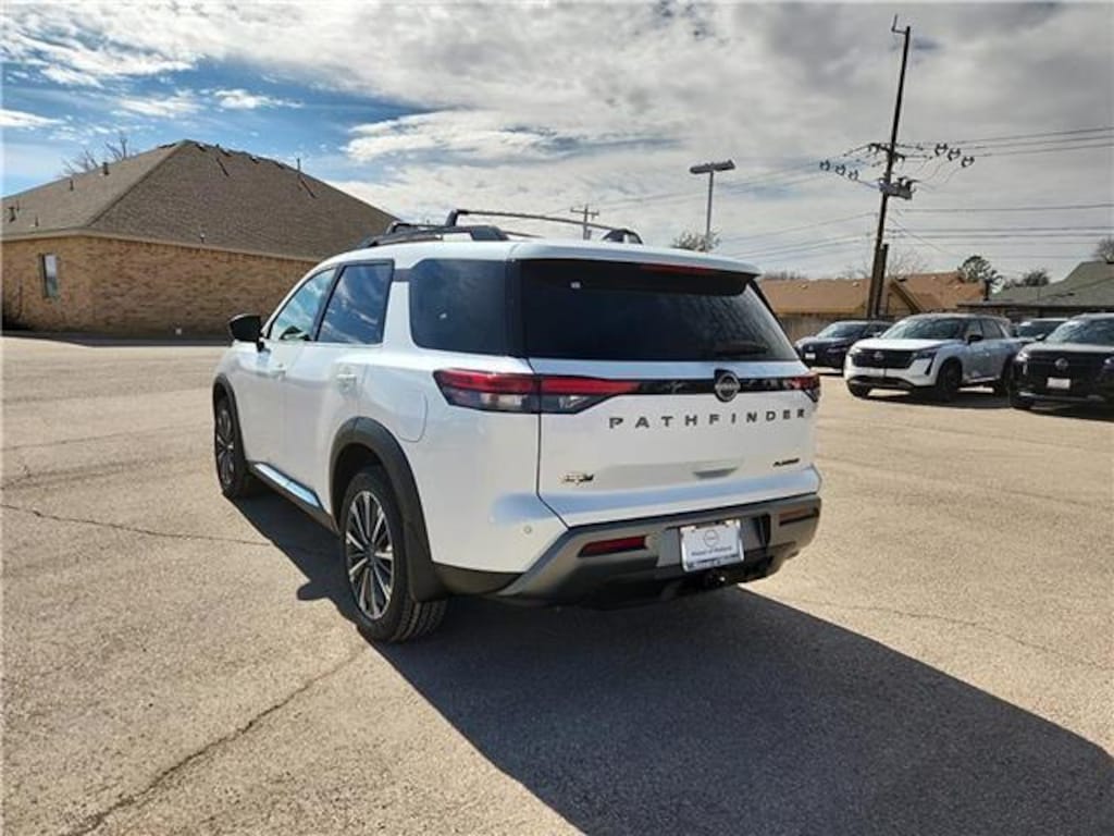 New 2026 Nissan Pathfinder Platinum Front-Wheel Drive