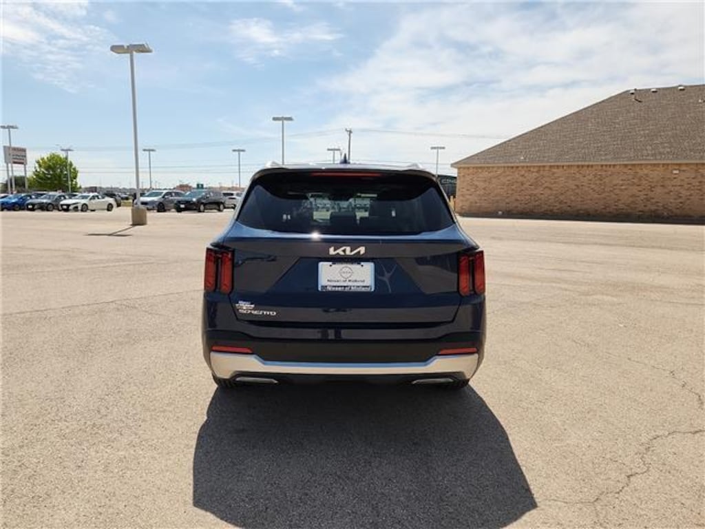 Used 2025 Kia Sorento S Front-Wheel Drive SUV